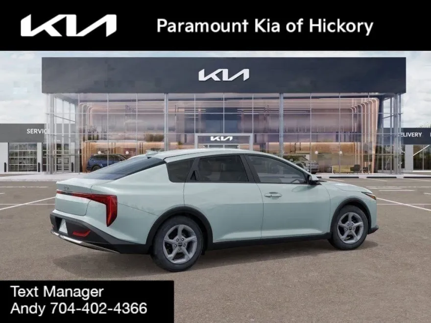2025 Kia K4 LXS photo 1