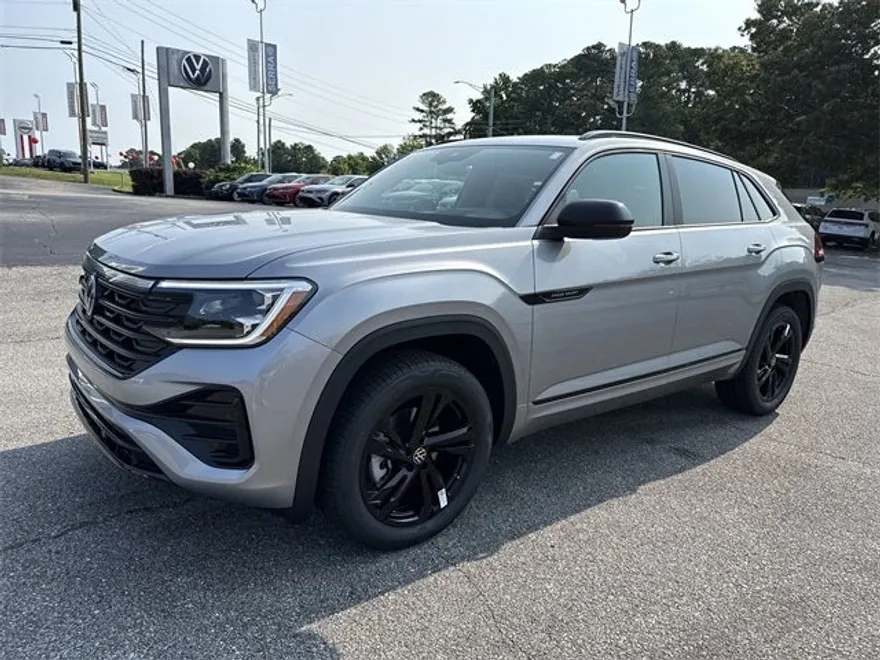 2025 Volkswagen Atlas Cross Sport SEL R-Line photo 1