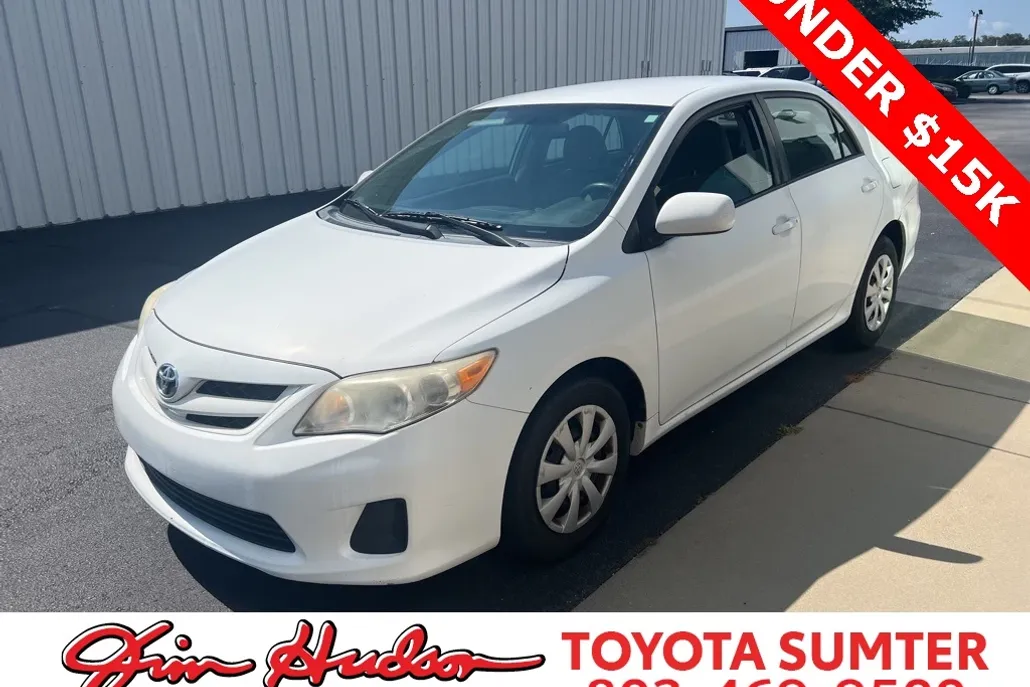 2011 Toyota Corolla LE photo 1