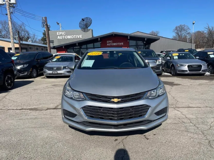 2018 Chevrolet Cruze LS photo 1