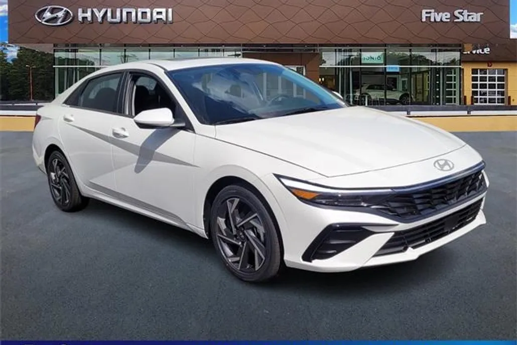 2025 Hyundai Elantra SEL Convenience photo 1