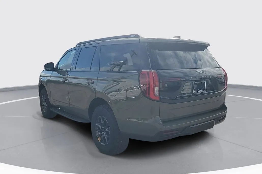 2025 Ford Expedition photo 1