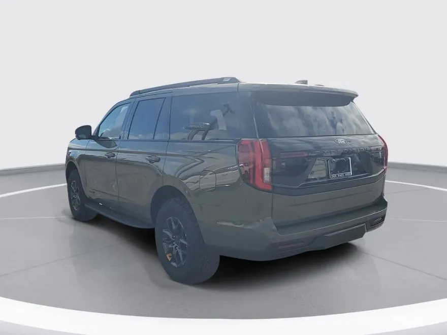 2025 Ford Expedition photo 1