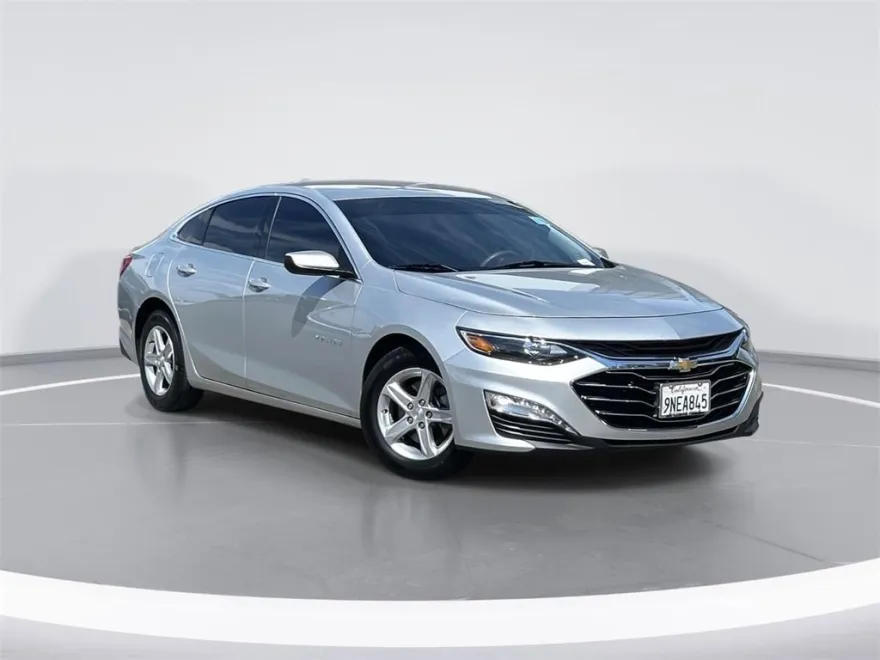 2022 Chevrolet Malibu 1LT photo 1