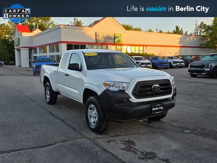 2023 Toyota Tacoma SR photo 1