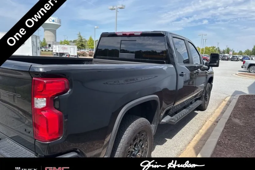 2024 Chevrolet Silverado 2500HD LT photo 1