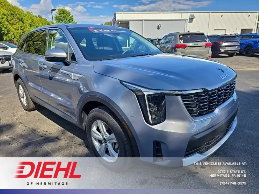 2024 Kia Sorento LX photo 1