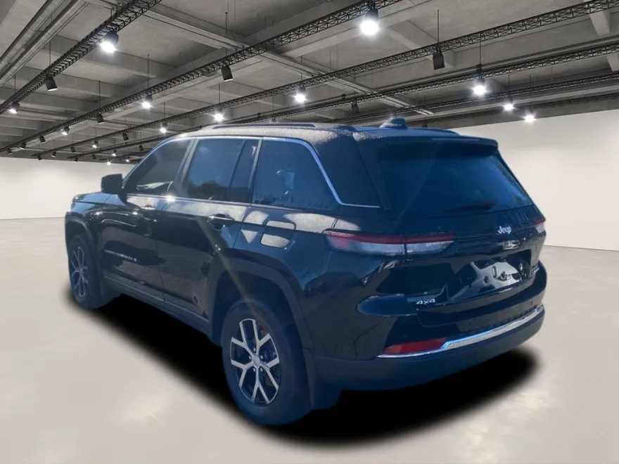 2025 Jeep Grand Cherokee Limited photo 1