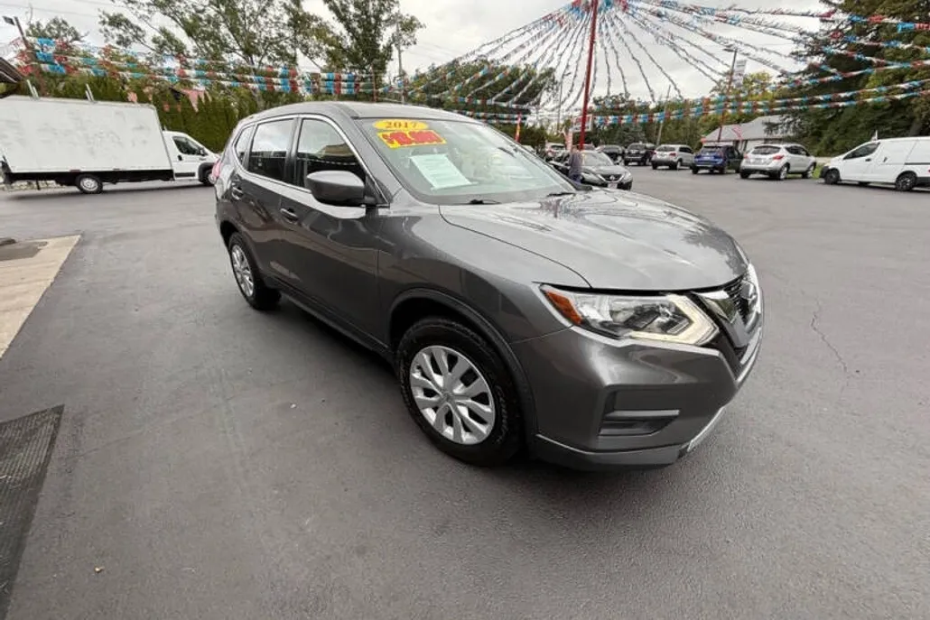 2017 Nissan Rogue S photo 1