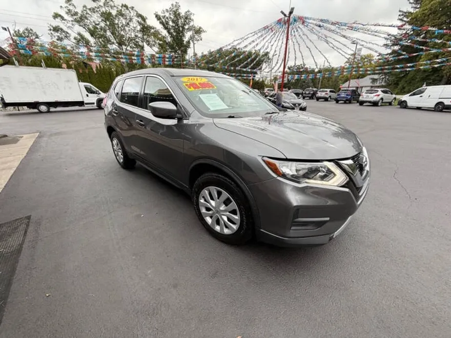 2017 Nissan Rogue S photo 1