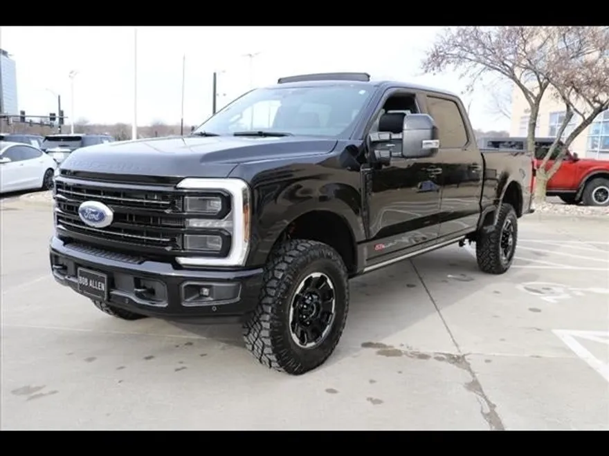 2025 Ford F-250 Platinum photo 1