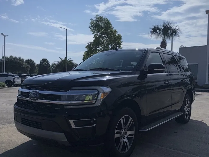 2023 Ford Expedition Limited photo 1