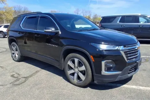 2022 Chevrolet Traverse Leather photo 2