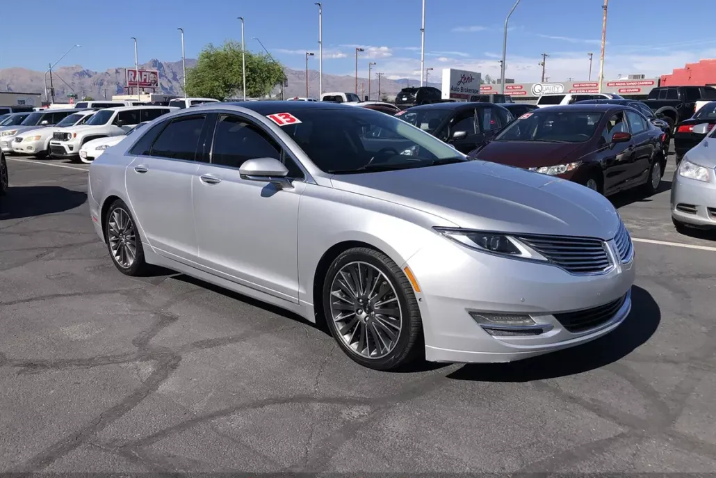 2013 Lincoln MKZ photo 1