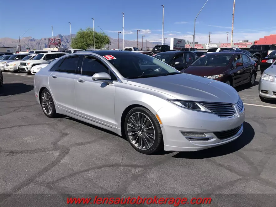 2013 Lincoln MKZ photo 1