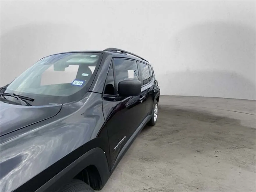 2022 Jeep Renegade Latitude photo 1