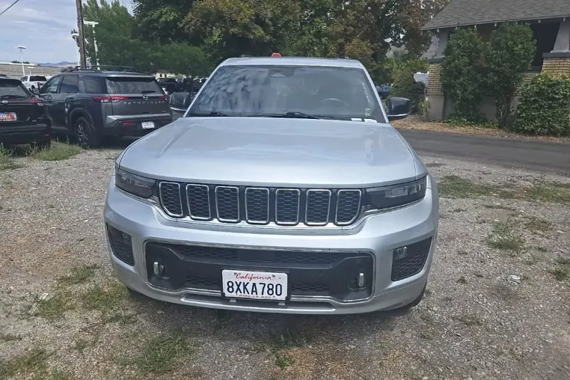 2021 Jeep Grand Cherokee Overland photo 1