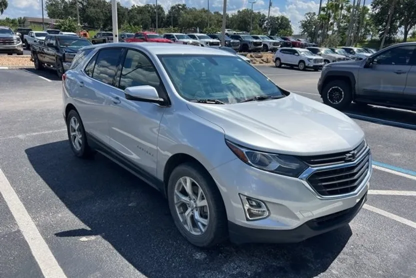 2019 Chevrolet Equinox LT photo 1