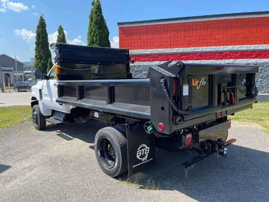 2025 Chevrolet Silverado 5500HD Work Truck photo 1