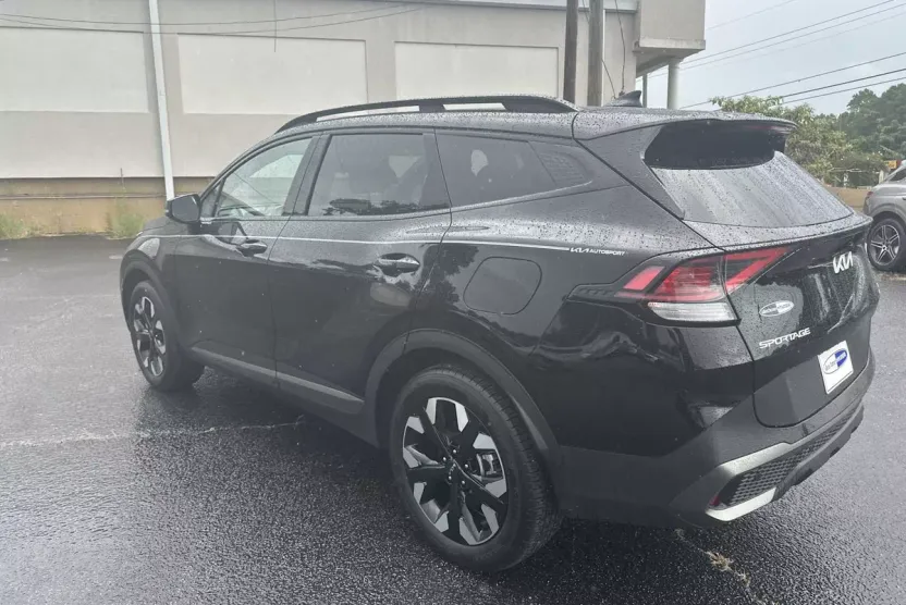 2024 Kia Sportage X-Line photo 1