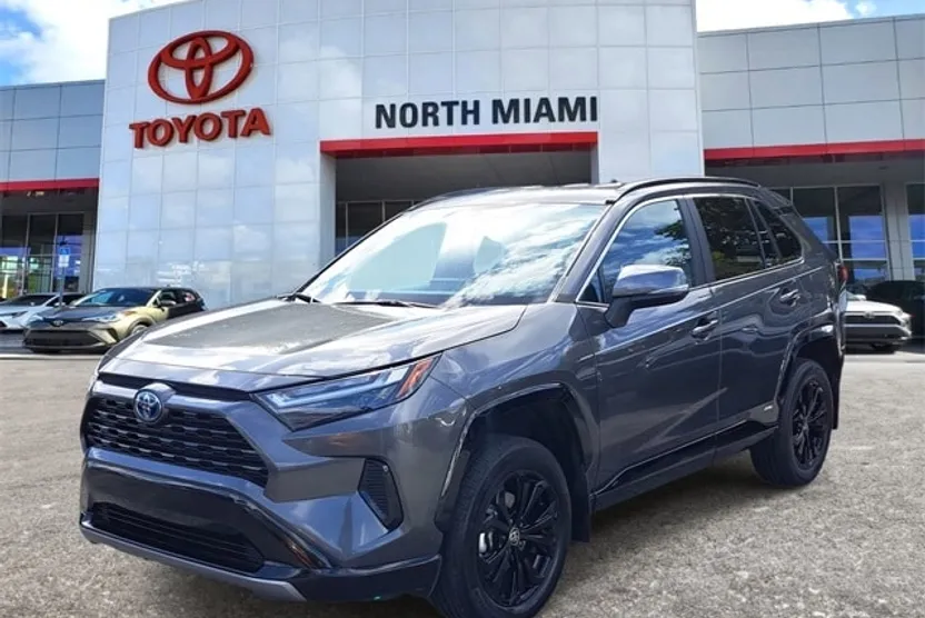 2024 Toyota RAV4 SE photo 1