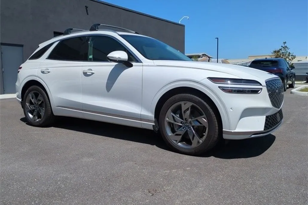 2024 Genesis Electrified GV70 Advanced photo 1
