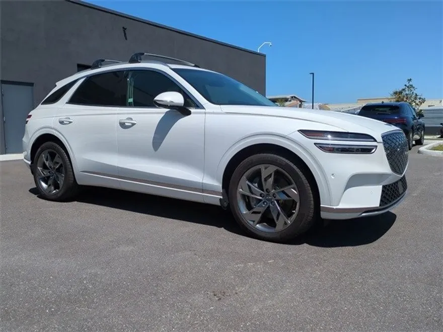 2024 Genesis Electrified GV70 Advanced photo 1