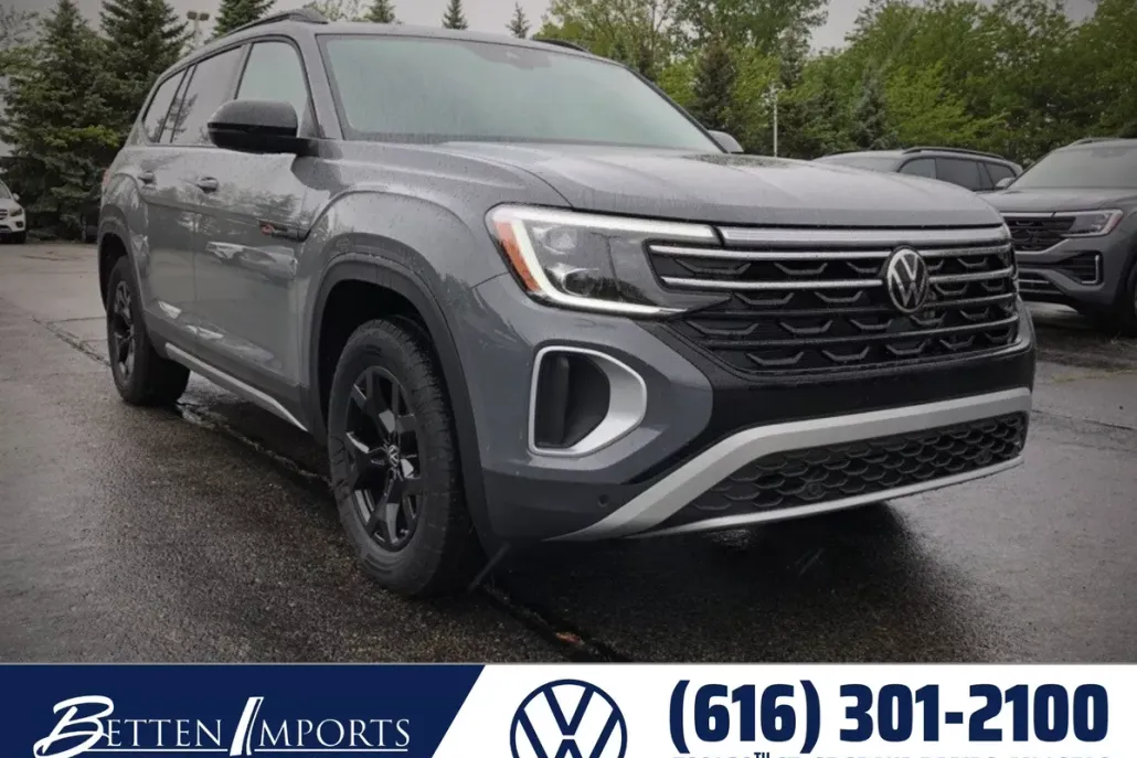 2025 Volkswagen Atlas Peak Edition SE photo 1