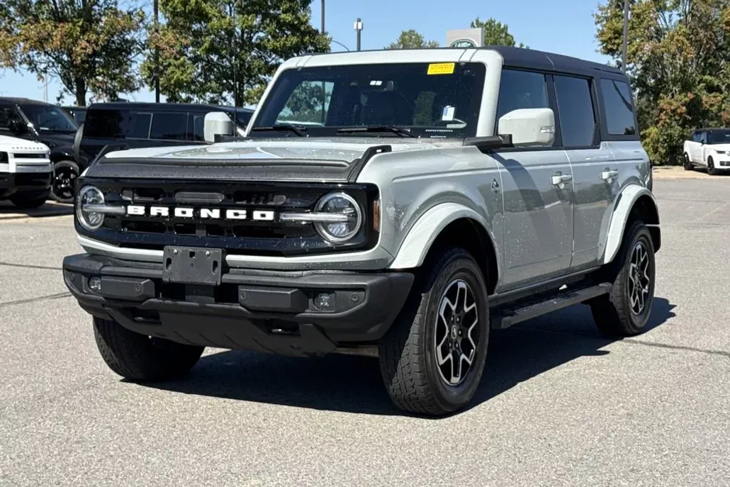 2024 Ford Bronco Outer Banks photo 1