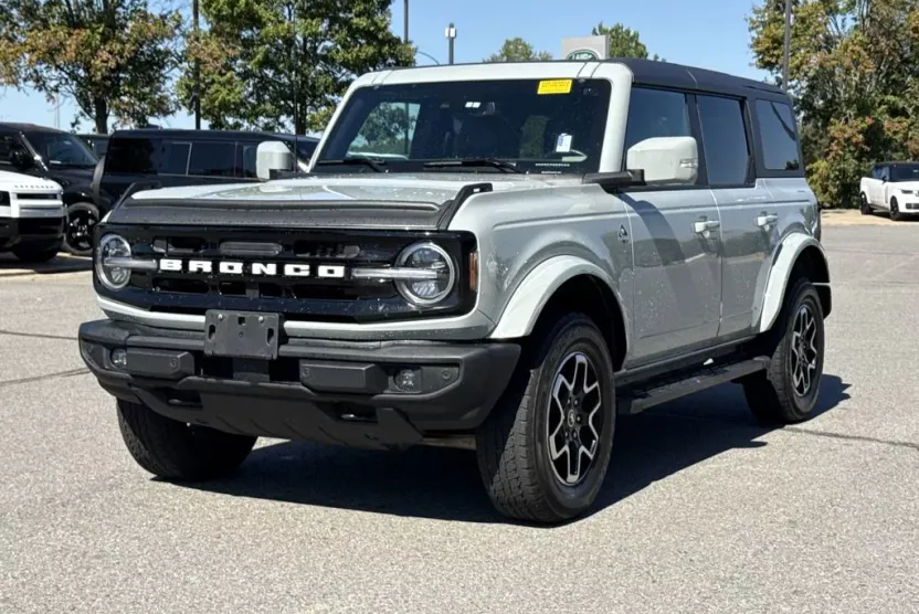 2024 Ford Bronco Outer Banks photo 1