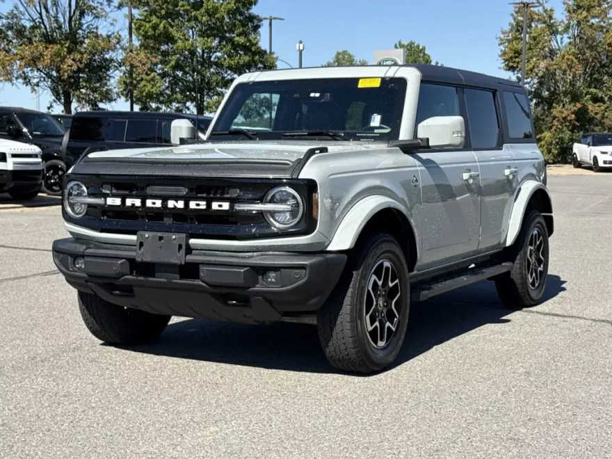 2024 Ford Bronco Outer Banks photo 1