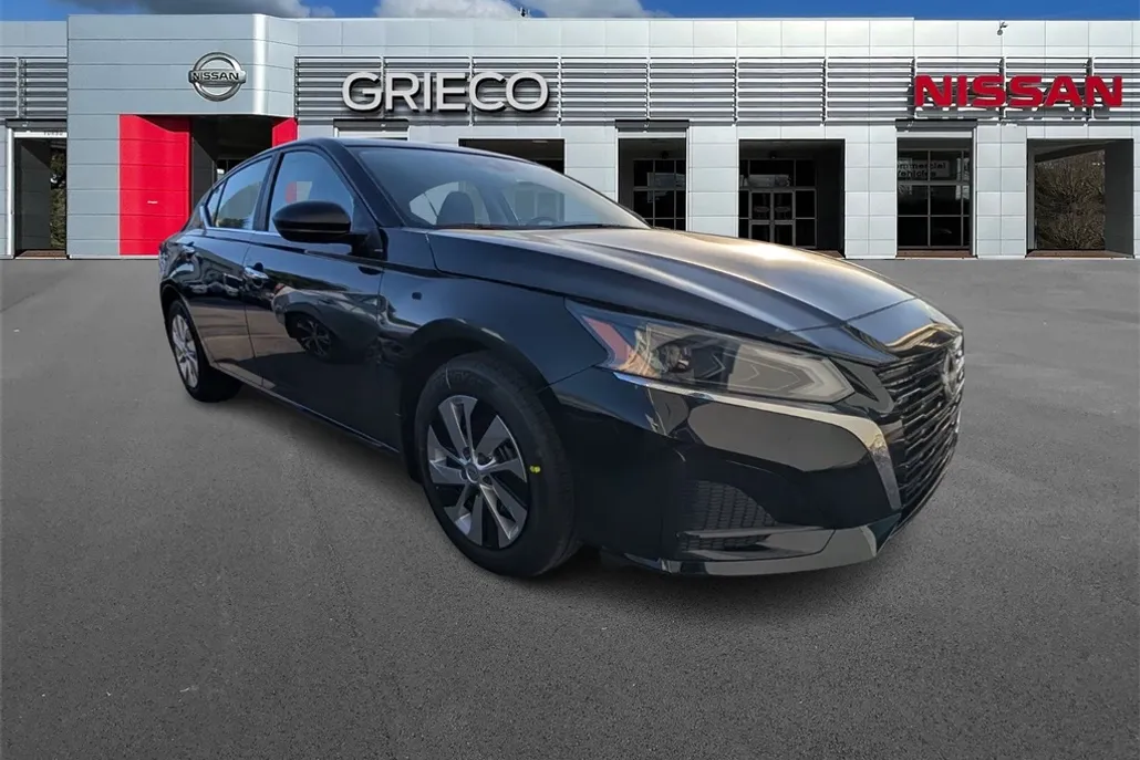 2025 Nissan Altima S photo 1