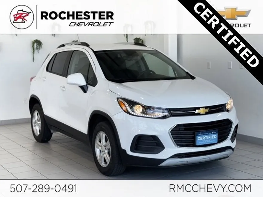 2022 Chevrolet Trax LT photo 1