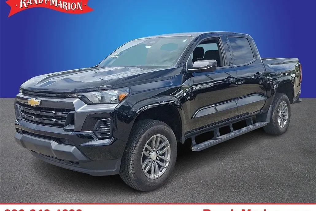 2024 Chevrolet Colorado LT photo 1