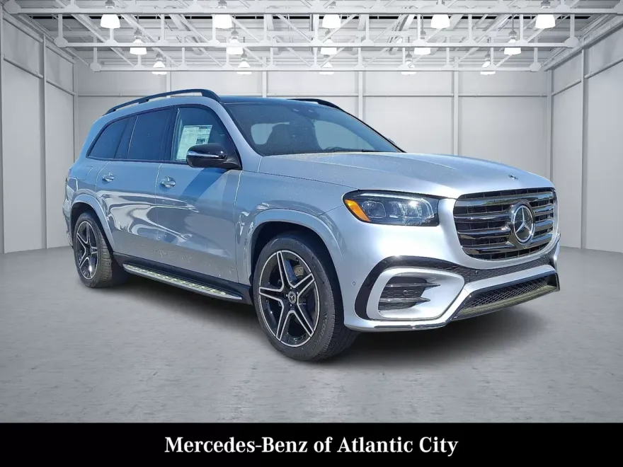 2025 Mercedes Benz GLS 450 4MATIC photo 1