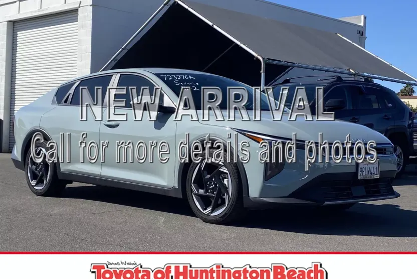 2025 Kia K4 EX photo 1