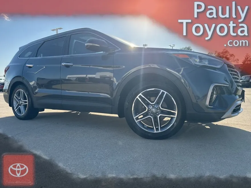 2017 Hyundai Santa Fe SE Ultimate photo 1