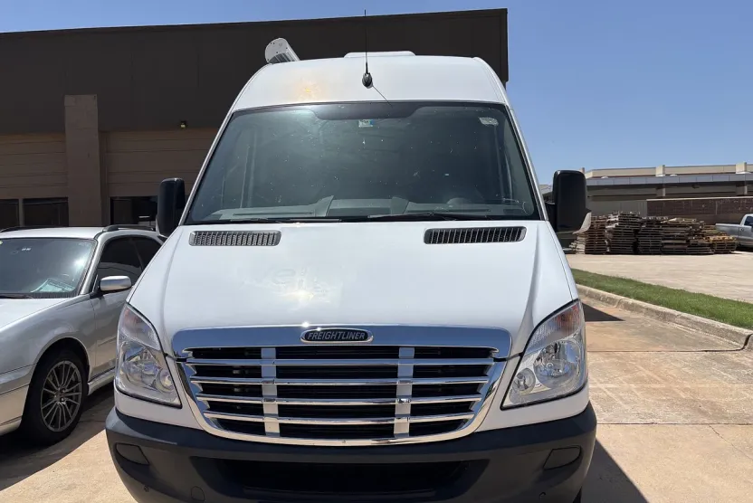 2013 Freightliner Sprinter 2500 photo 1