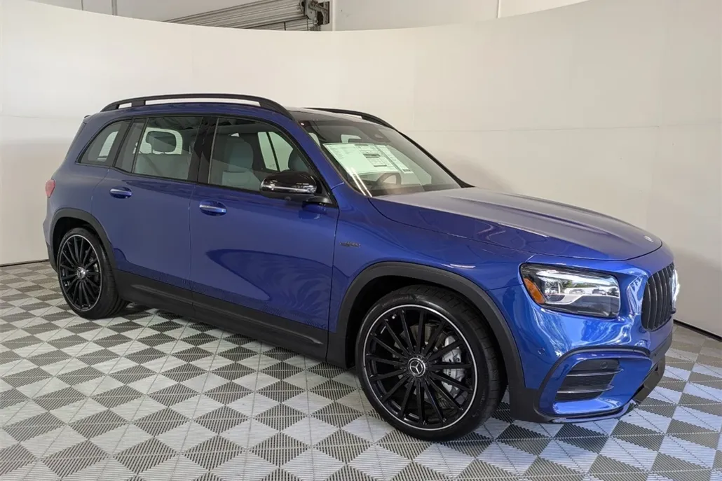 2025 Mercedes Benz GLB 35 photo 1