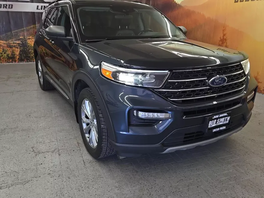 2023 Ford Explorer XLT photo 1