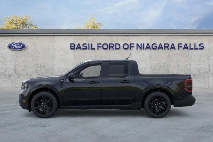 2025 Ford Maverick XLT photo 1