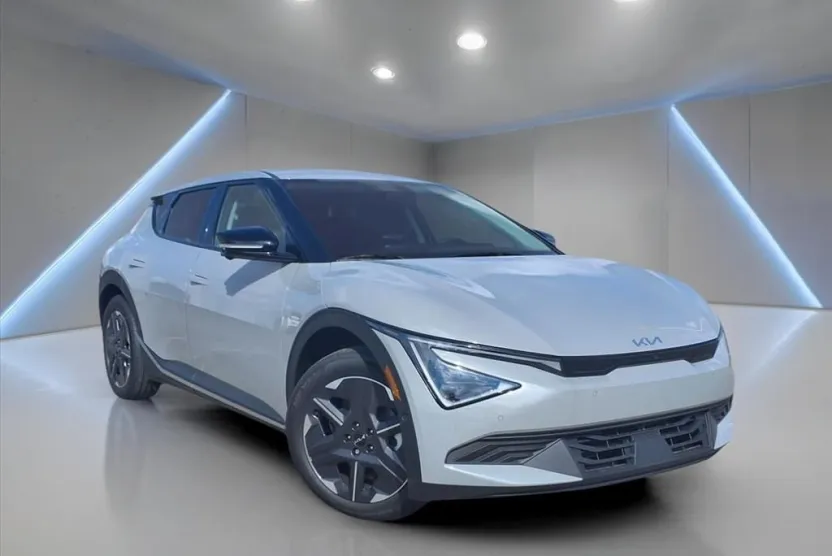 2025 Kia EV6 Light photo 1