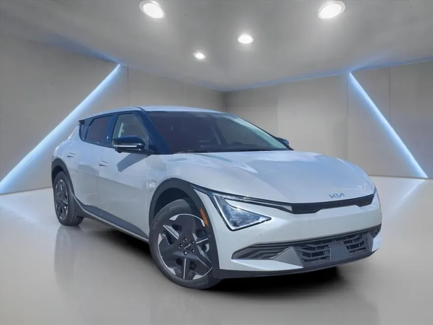 2025 Kia EV6 Light photo 1