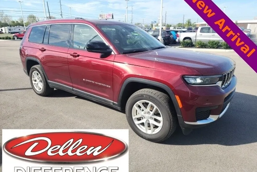 2023 Jeep Grand Cherokee Laredo photo 1