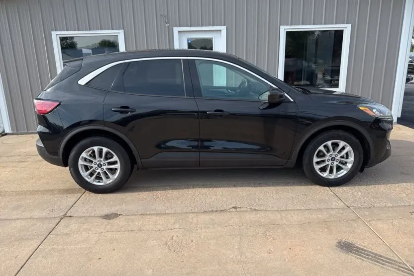 2020 Ford Escape SE photo 1