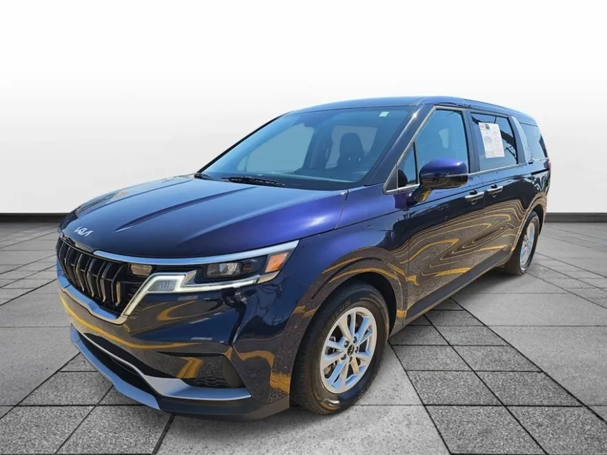 2023 Kia Carnival LX photo 1