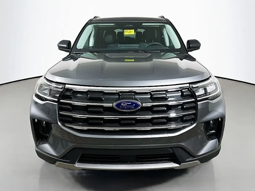 2025 Ford Explorer photo 1