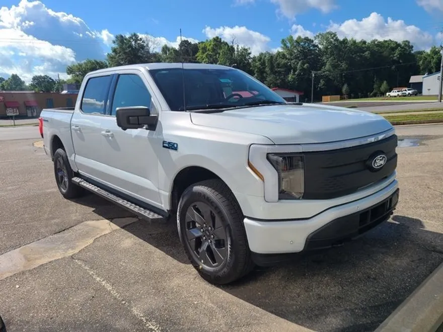2025 Ford F-150 Lightning photo 1