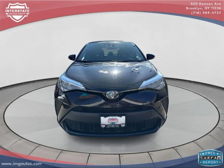 2022 Toyota C-HR XLE photo 3