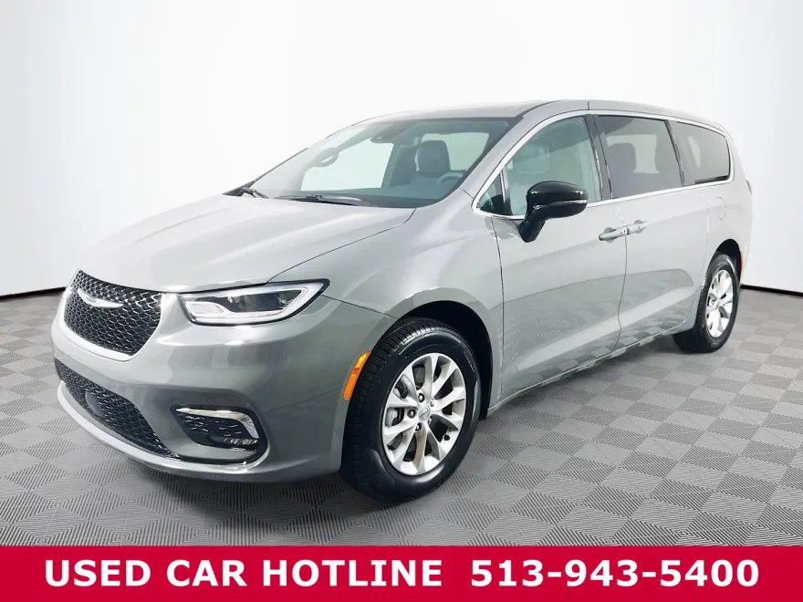 2025 Chrysler Pacifica photo 1